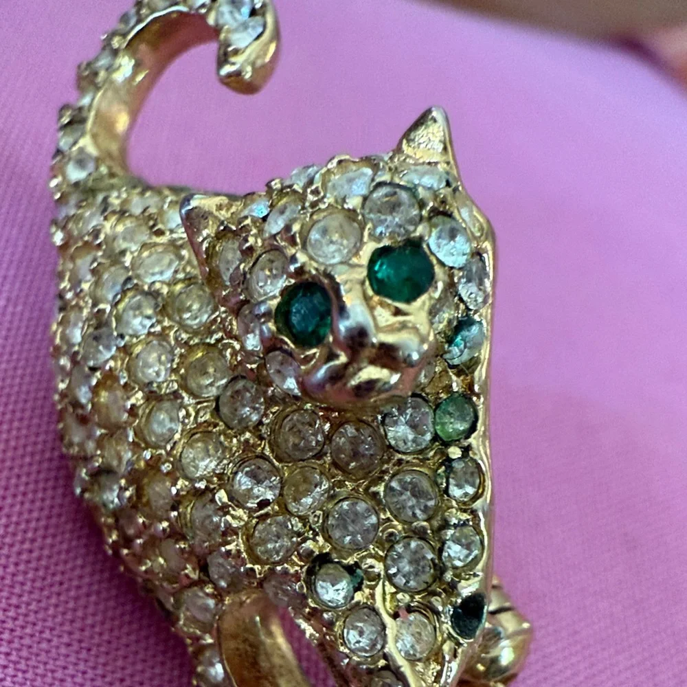 Vintage Cat‎ Brooch Paved White Rhinestone Cat Pin Green Rhinestone Eyes